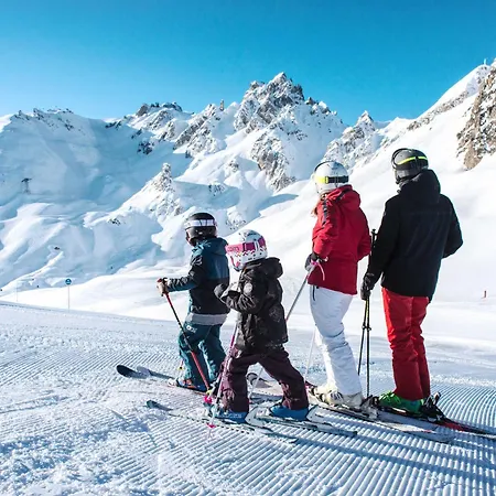 Confortable 2 Pieces, Skis Aux Pieds, Proche Commerces - Fr-1-182a-20